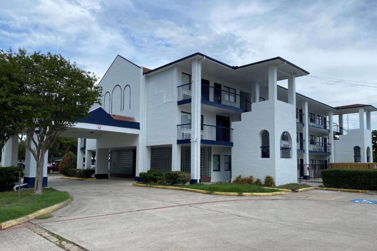 Surestay Hotel By Best Western Spring North Houston Exterior photo